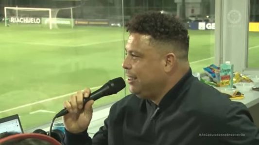 Ronaldo comparece ao Sesc Venda Nova para jogo da equipe feminina do Cruzeiro