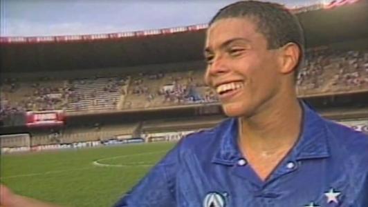 Ronaldo, contra o Bahia, em 1993