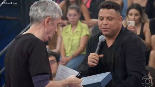 Ronaldo durante participação no programa Altas Horas, de Serginho Groisman
