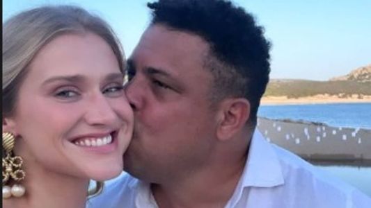 Ronaldo e Celina Locks passarão semana de comemorações do casamento na Espanha