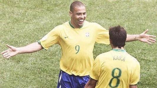 Ronaldo e Kaká juntos pela Seleção Brasileira