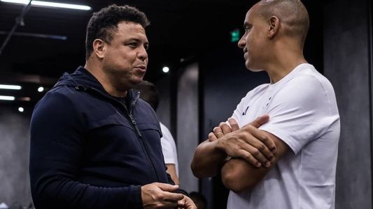 Ronaldo e Pepa conversam em concentração do Cruzeiro