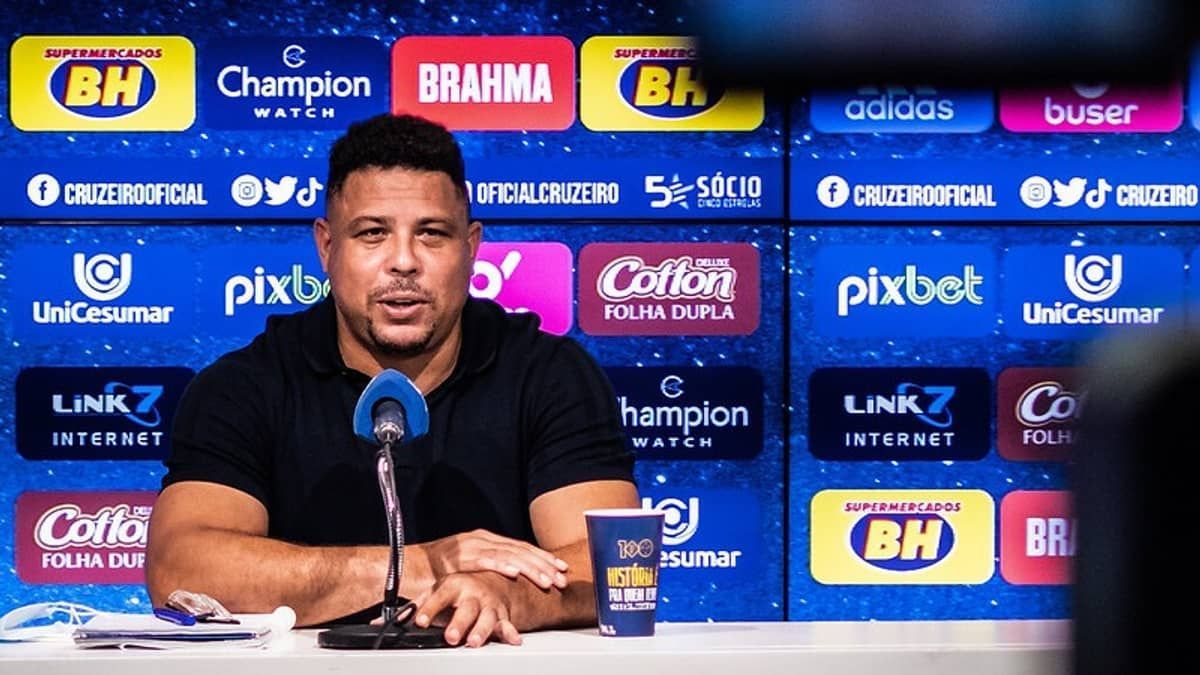 Cruzeiro estuda contratação de três reforços na próxima janela de transferências