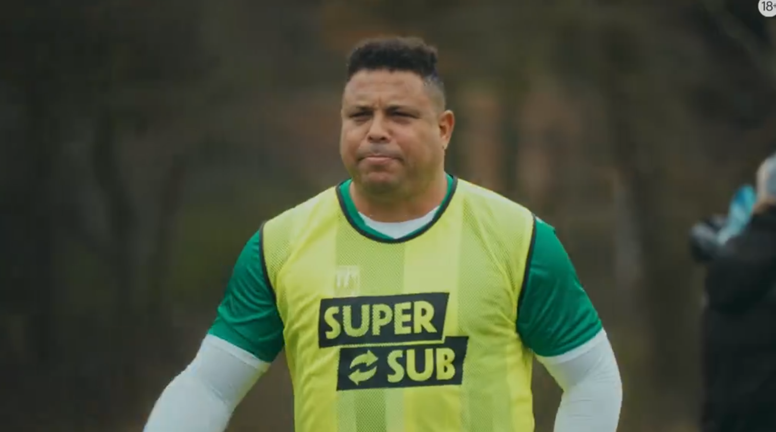 Gestor do Cruzeiro, Ronaldo disputa jogo por time amador da Inglaterra; veja vídeo