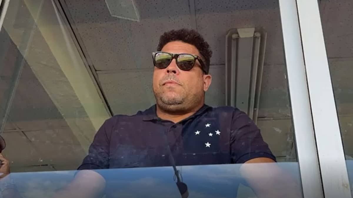 A cobrança a Ronaldo no Cruzeiro é justa?