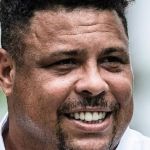 Ronaldo chega a Belo Horizonte e marca presença na Toca da Raposa