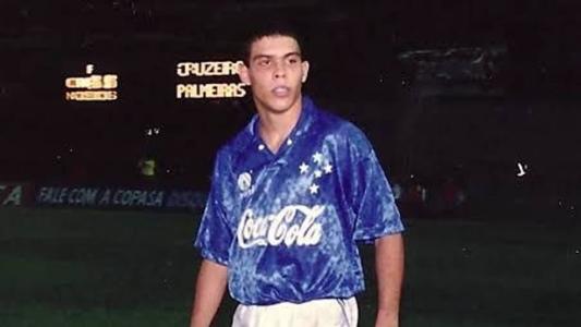 Ronaldo marcou 56 gols pelo Cruzeiro e deixou o clube para jogar no PSV-HOL