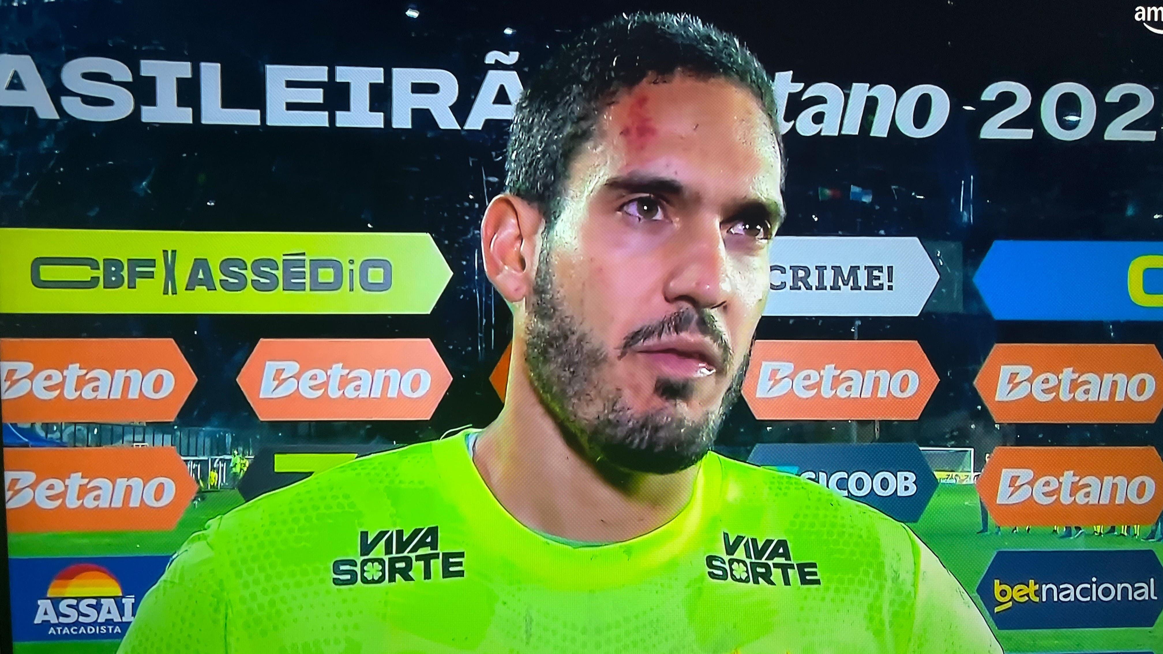 Goleiro do Bahia dispara contra arbitragem após derrota para o Vasco pelo Brasileiro
