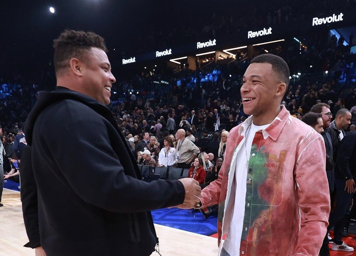 Ronaldo publica foto ao lado de Mbappé, e torcida do Cruzeiro reage
