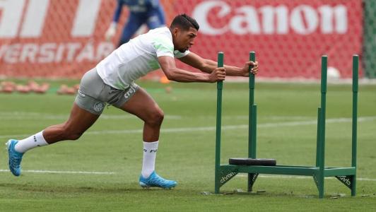 Rony comemora fim de jejum no Palmeiras e prevê 'quatro finais' no Brasileiro