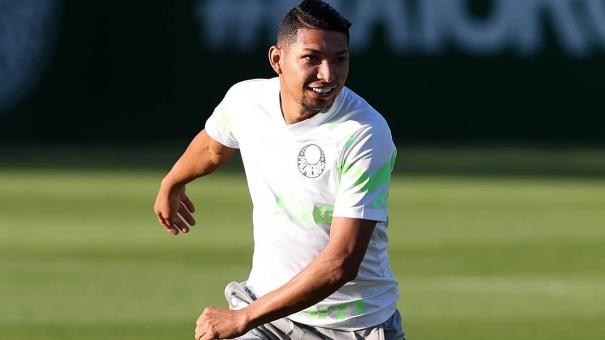 Palmeiras treina de olho no Botafogo e Rony analisa momento do rival