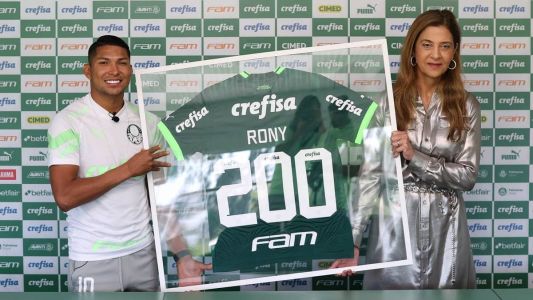 Rony é homenageado por 200 jogos no Palmeiras