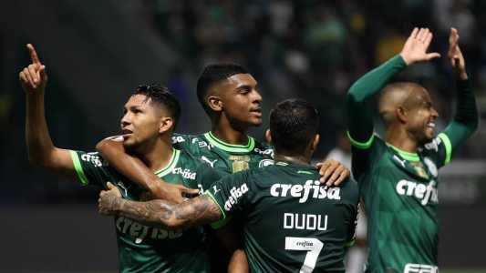 Rony marcou dois na vitória de 3 a 1 do Palmeiras contra o Coritiba