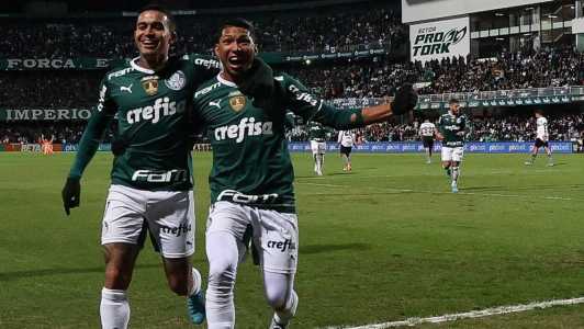 Rony marcou um dos gols da vitória do Palmeiras no Couto Pereira