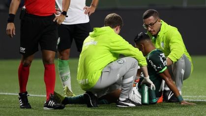 Palmeiras: Rony sofre lesão no braço após entrada dura e está fora da temporada