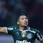 Vasco entra na disputa com Atlético e Fluminense por atacante do Palmeiras