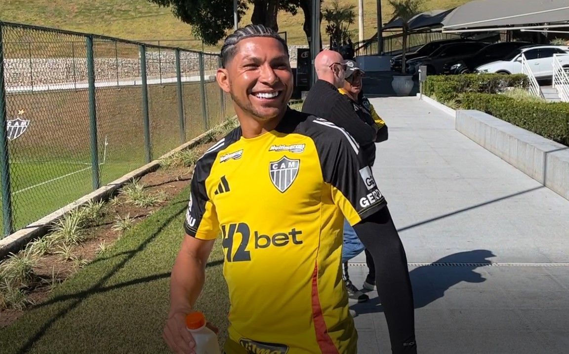 Rony, do Atlético, muda visual para retomada da temporada; veja diferença