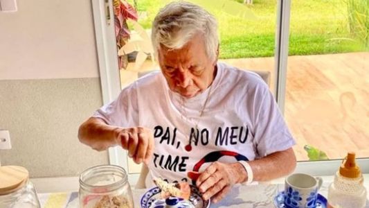 Roque, assistente de palco de Silvio Santos, recebeu alta médica