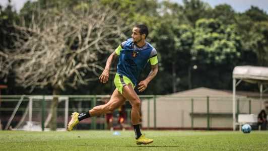Rosales, lateral do Sport
