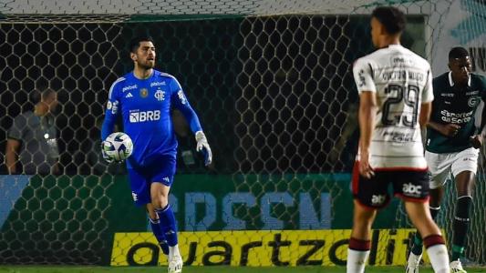 Rossi estreou pelo Flamengo diante do Goiás