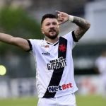 Rossi vira titular no Vasco e se torna destaque para arrancada no Brasileiro