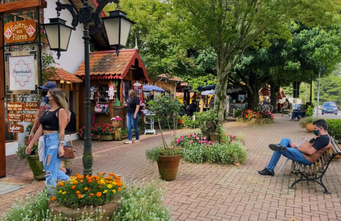 Monte Verde é distrito em MG com arquitetura diferenciada