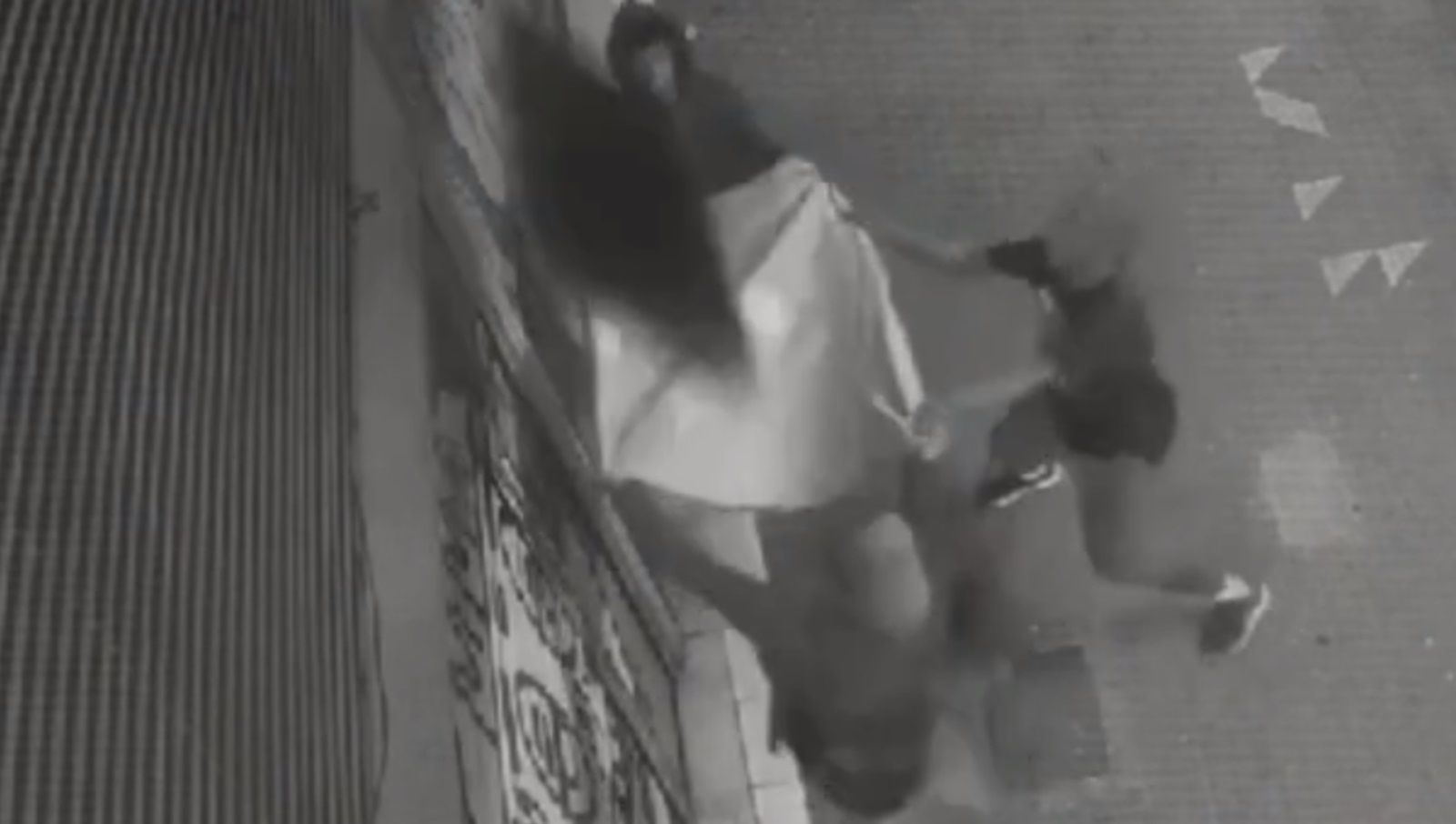 Vídeo: loja na Cracolândia, em SP, volta a ser invadida pela terceira vez em 15 dias