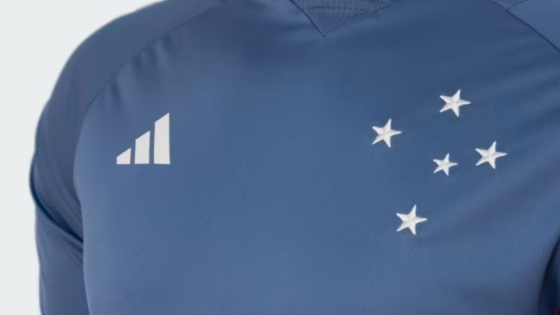 Adidas lança itens da nova coleção de uniformes do Cruzeiro; veja fotos e preços