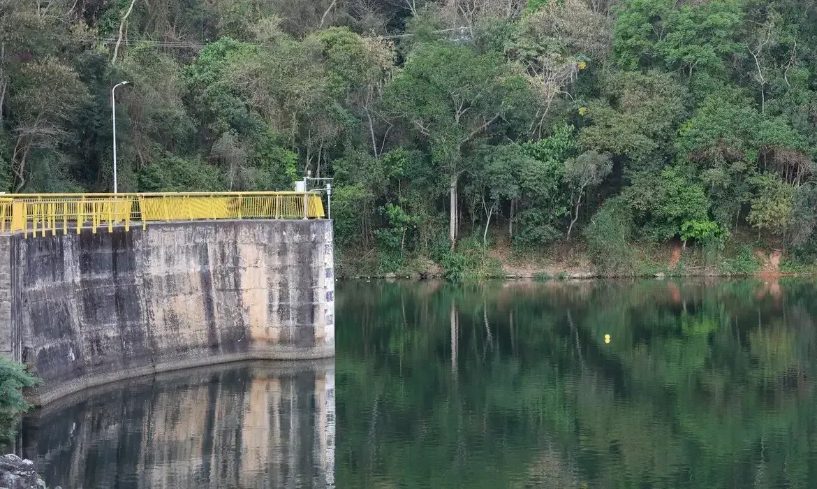 Reservatório do Cantareira, em SP, está próximo de alcançar nível mais crítico de restrição