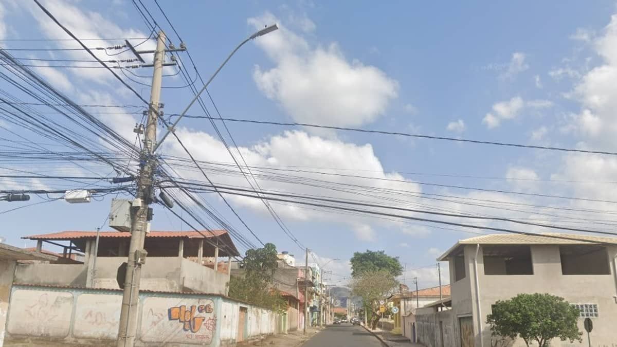 Duas pessoas morrem em acidentes nesta madrugada em BH