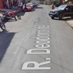 Homem morre e outro fica gravemente ferido após serem atingidos por tiros em porta de distribuidora de bebidas  