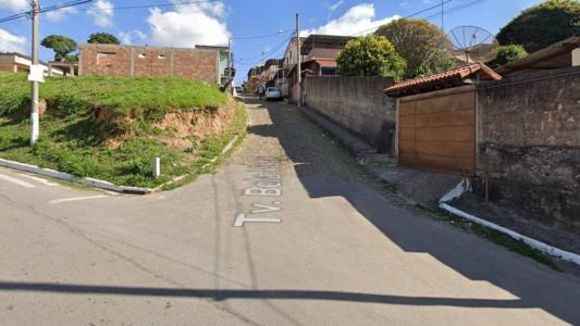 Rua do Contorno no cruzamento com a Rua Henri Gorceix
