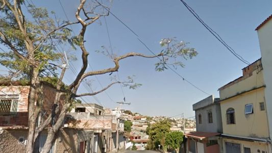 Rua Douracy Costa de Oliveira, 35, no Bairro Jardim dos Comerciários