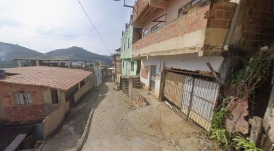Foto mostra rua do bairro Matinha, em Manhuaçu (MG)
