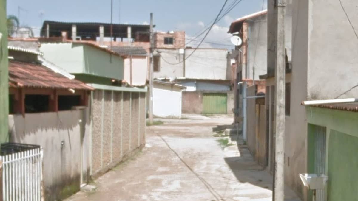Jovem é morto a tiros no meio da rua em Ribeirão das Neves