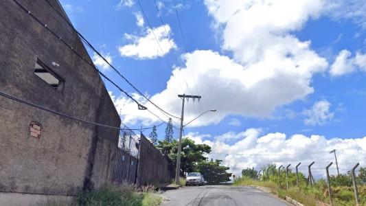 Rua Outono, 91, no bairro Vila Paris