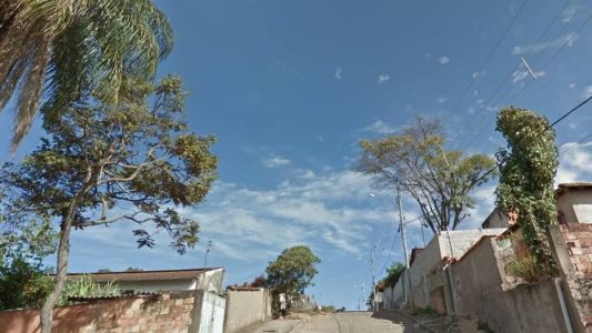 Rua Pedra Roxa, em Caeté