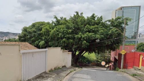 Rua Xisto, esquina com Rua Conselheiro Rocha, Bairro Santa Tereza em BH