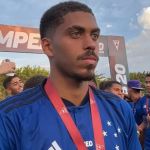 Zagueiro do Cruzeiro explica 'gol galinha' marcado contra o sub-20 do Atlético