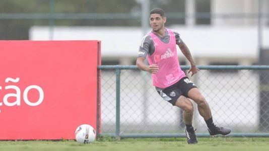 Rubens é utilizado como lateral-esquerdo por Eduardo Coudet