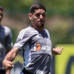 Jogador do Atlético admite ser 'cabeça dura' e valoriza conselhos de colegas