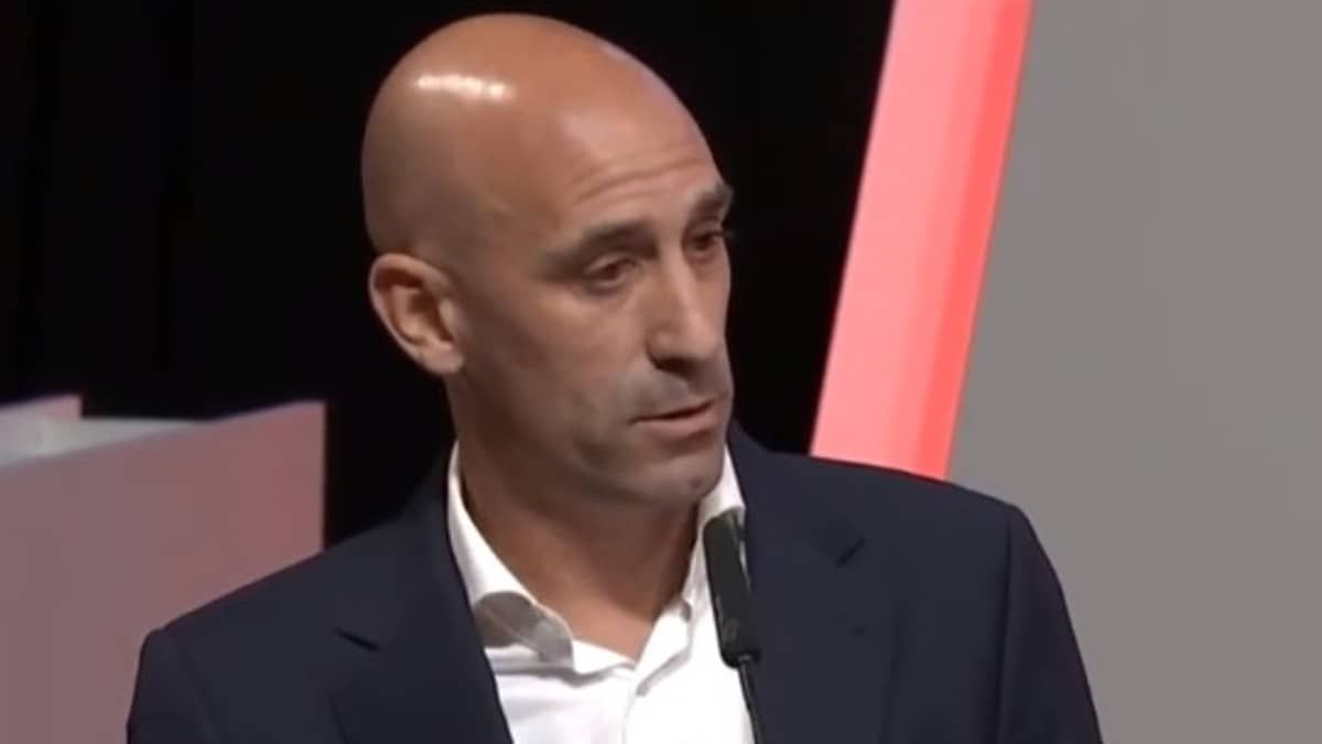 Mãe de Rubiales finaliza greve de fome e tem alta de hospital