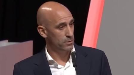 Rubiales foi afastado pela Fifa das atividades enquanto presidente da RFEF