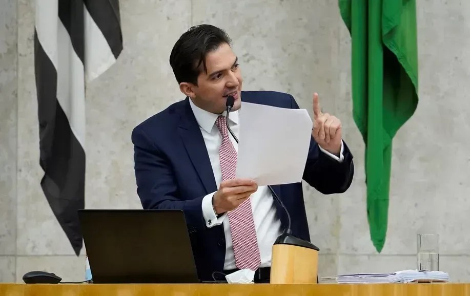 Vereador que propôs multa a quem doar comida a moradores de rua já pediu CPI contra Padre Júlio Lancelotti
