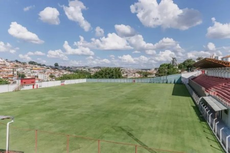 O estádio Carlos Honório Benedito Ottoni, também chamado de Rubro Negro, em Varginha