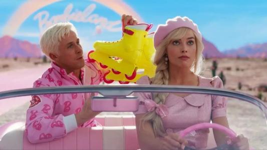 Ryan Gosling e Margot Robbie como Ken e Barbie, respectivamente