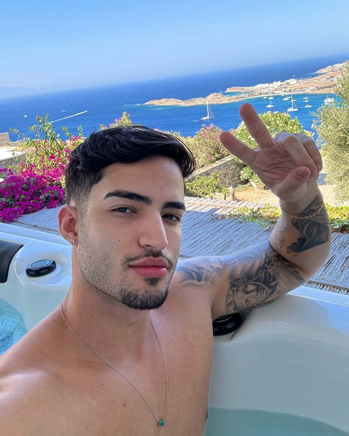Quem é Ryan Silveira, criador de conteúdo de 23 anos que entrou em coma na Grécia