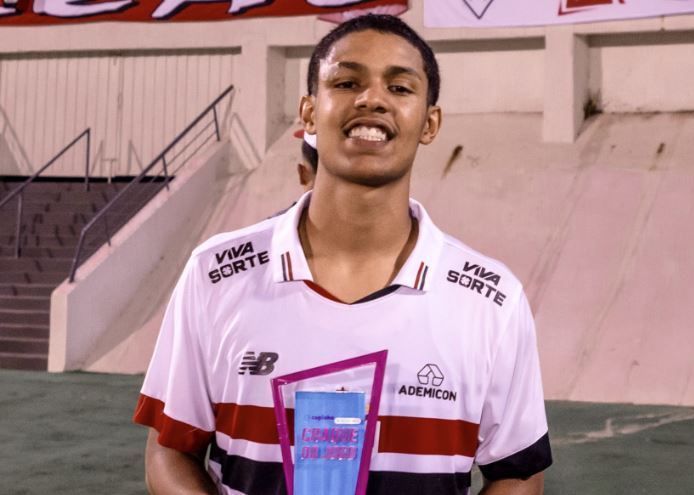 Atacante do São Paulo, artilheiro da Copinha, é eleito craque do campeonato
