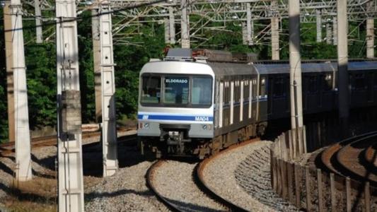 s bilheterias do metrô funcionam das 5h40 às 23h e as estações estão abertas das 5h15 às 23h para quem já possui cartão ou bilhete do metrô