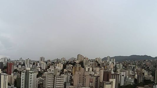 Sábado de carnaval tem previsão de pancadas de chuva durante todo o dia